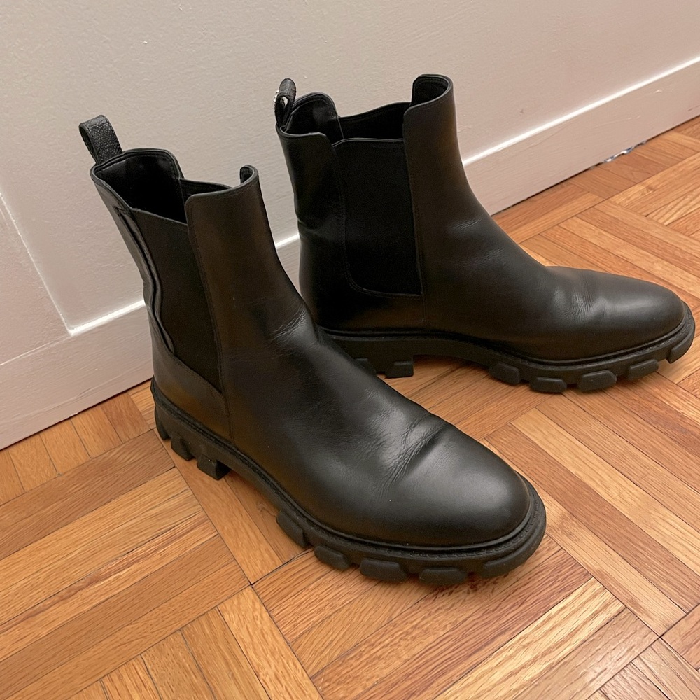 Michael Kors Ridley Chelsea Boots (Size 8.5)